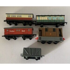 THOMAS THE TRAIN AND FRIENDS DIECAST TRAIN TOY LOT Of 5